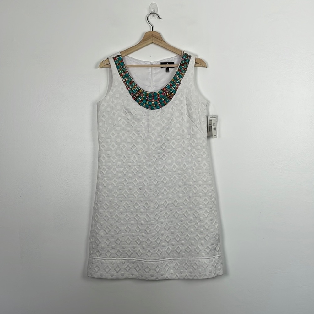 Ronni Nicole white sleeveless beaded neckline hidden zip closure dress Size 8
